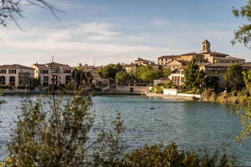 Moment De Detente Sur Le Golf De Pont-Royal Mallemort Exterior photo